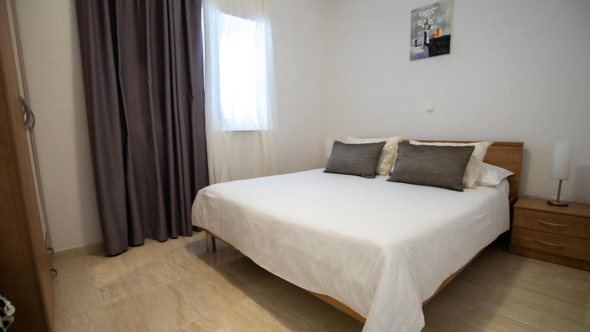 Apartment Antun - Adriatic Coast Retreat Blace Rum bild